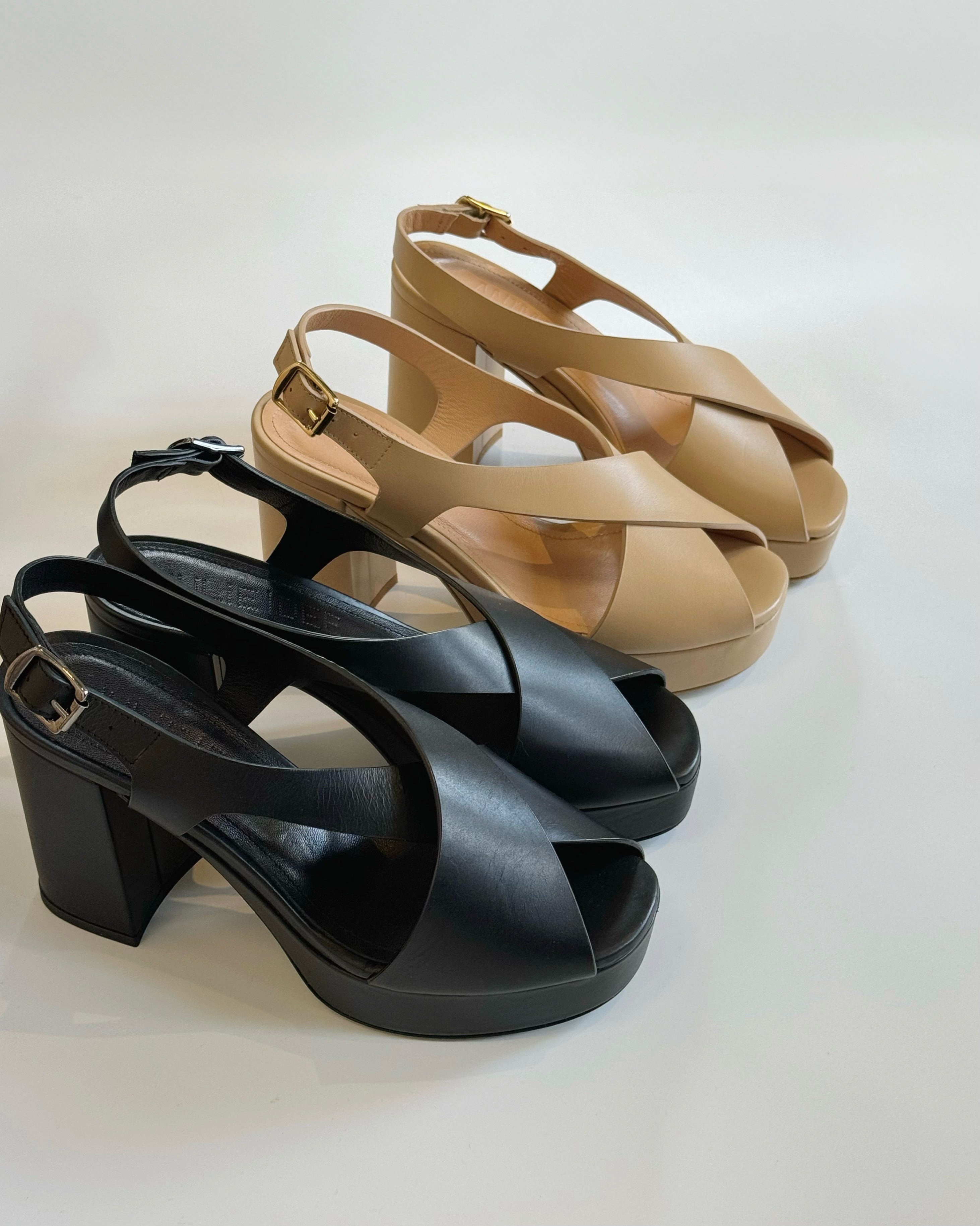Julie Dee - BE718 (Black)