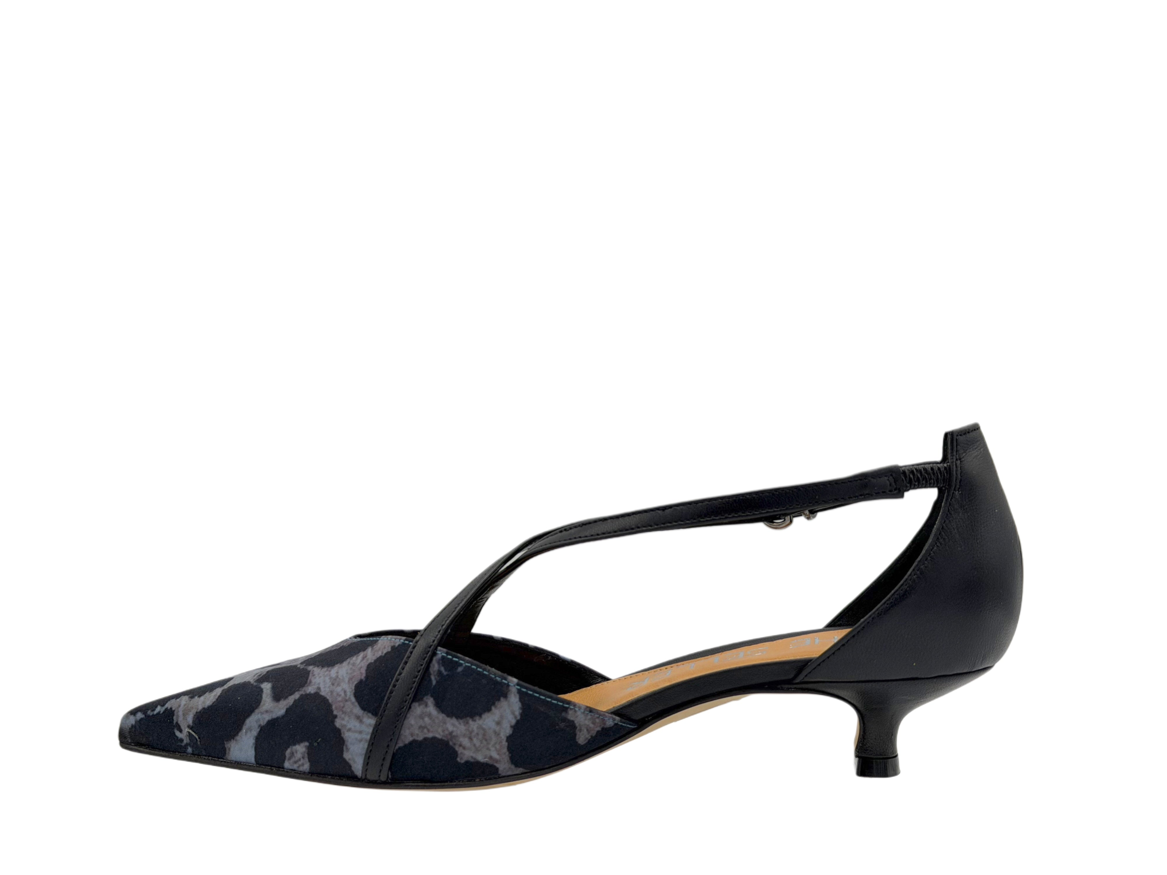 The Seller - SE3024 (Leopard)