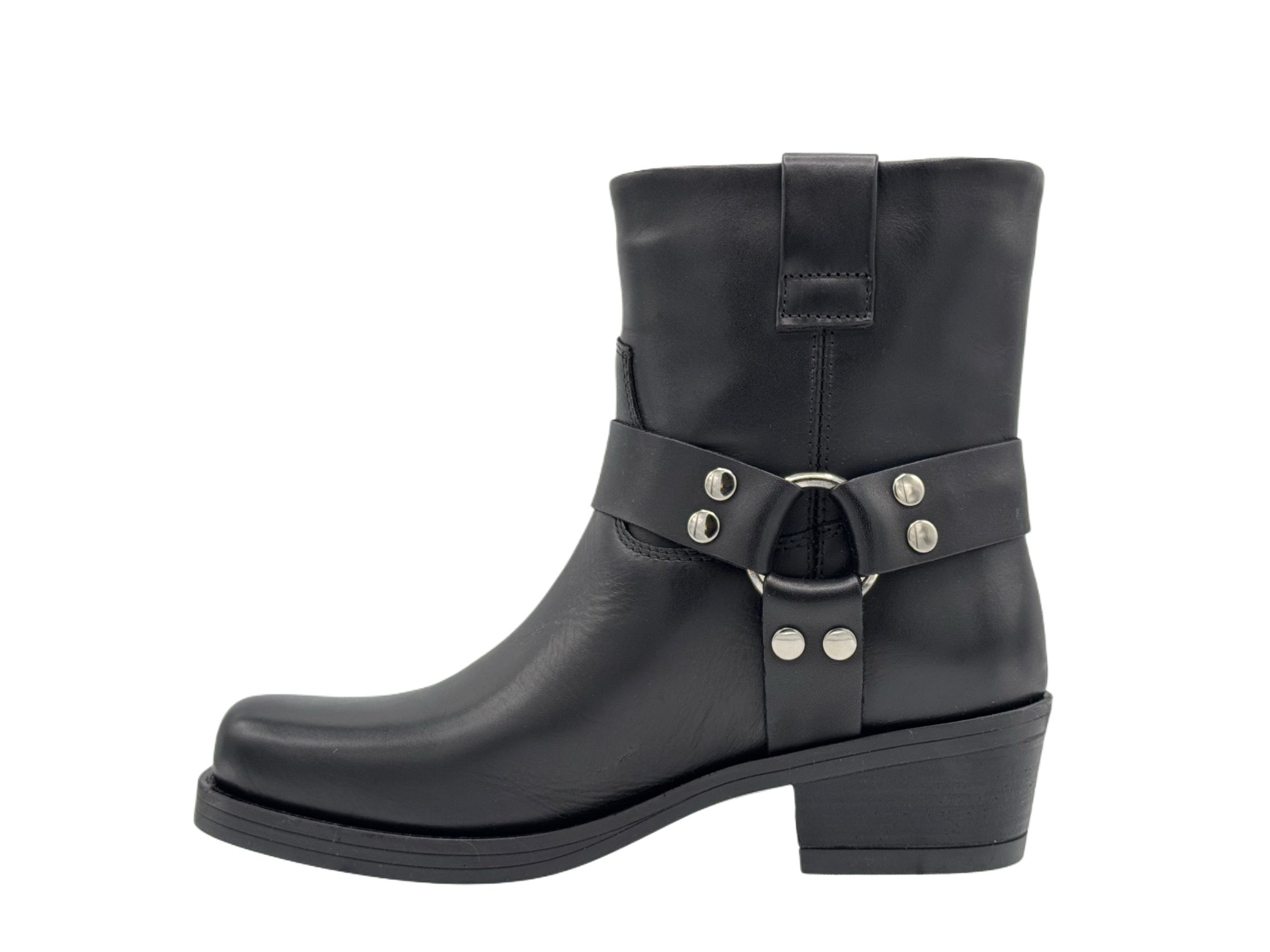 Julie Dee - IV333 (Black)